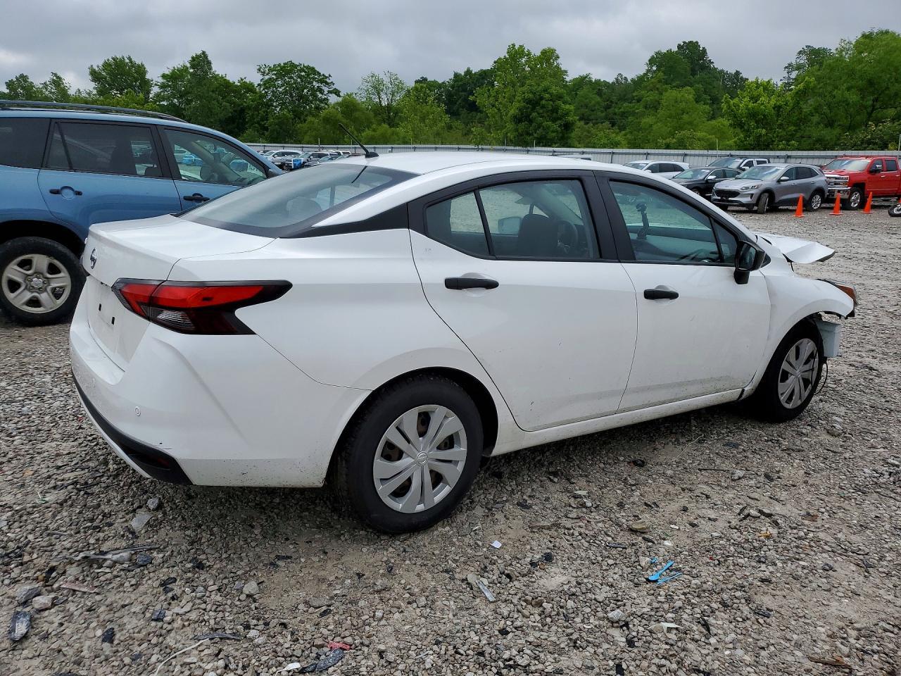 2021 Nissan Versa S - Фото 3