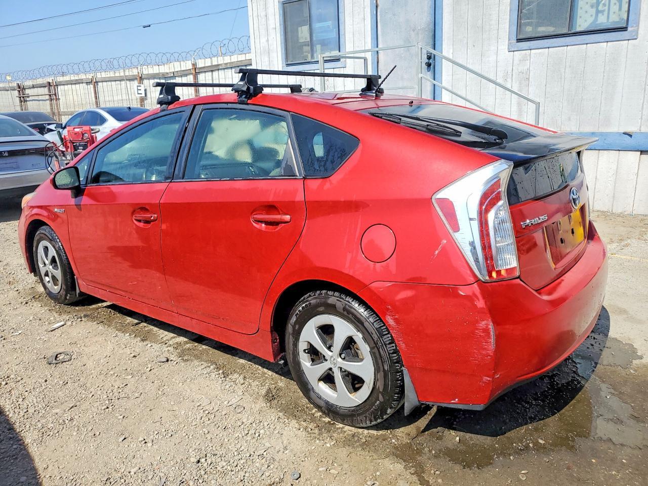 2013 Toyota Prius Three - Фото 2