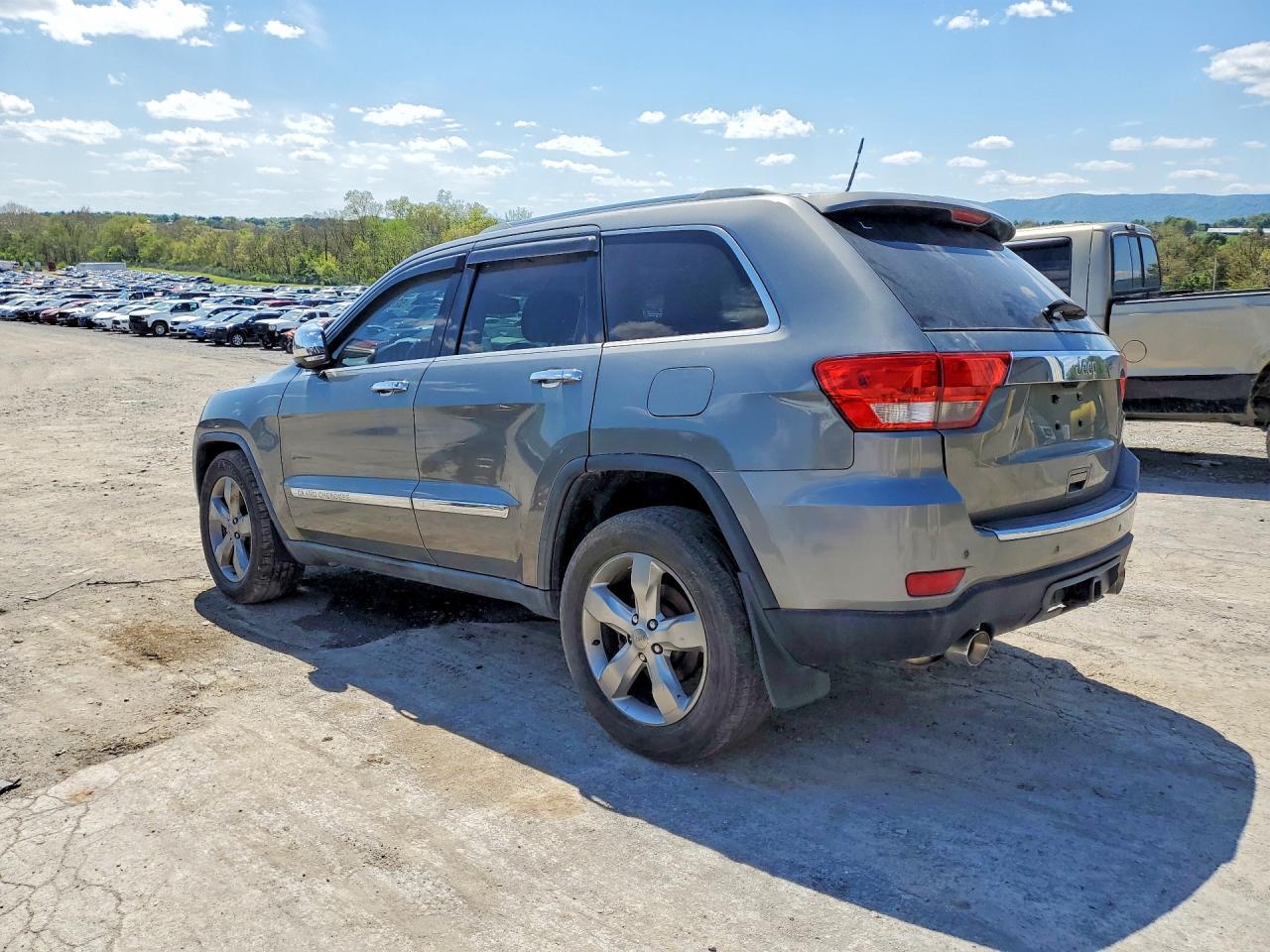 2012 Jeep Grand Cherokee Overland - Фото 2