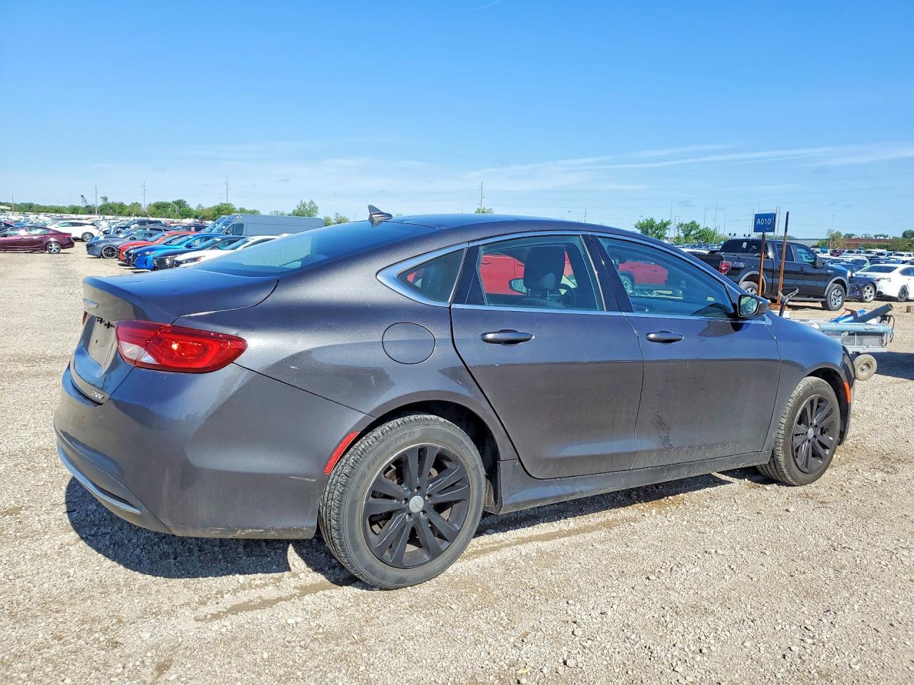 2015 Chrysler 200 Limited - Image 3