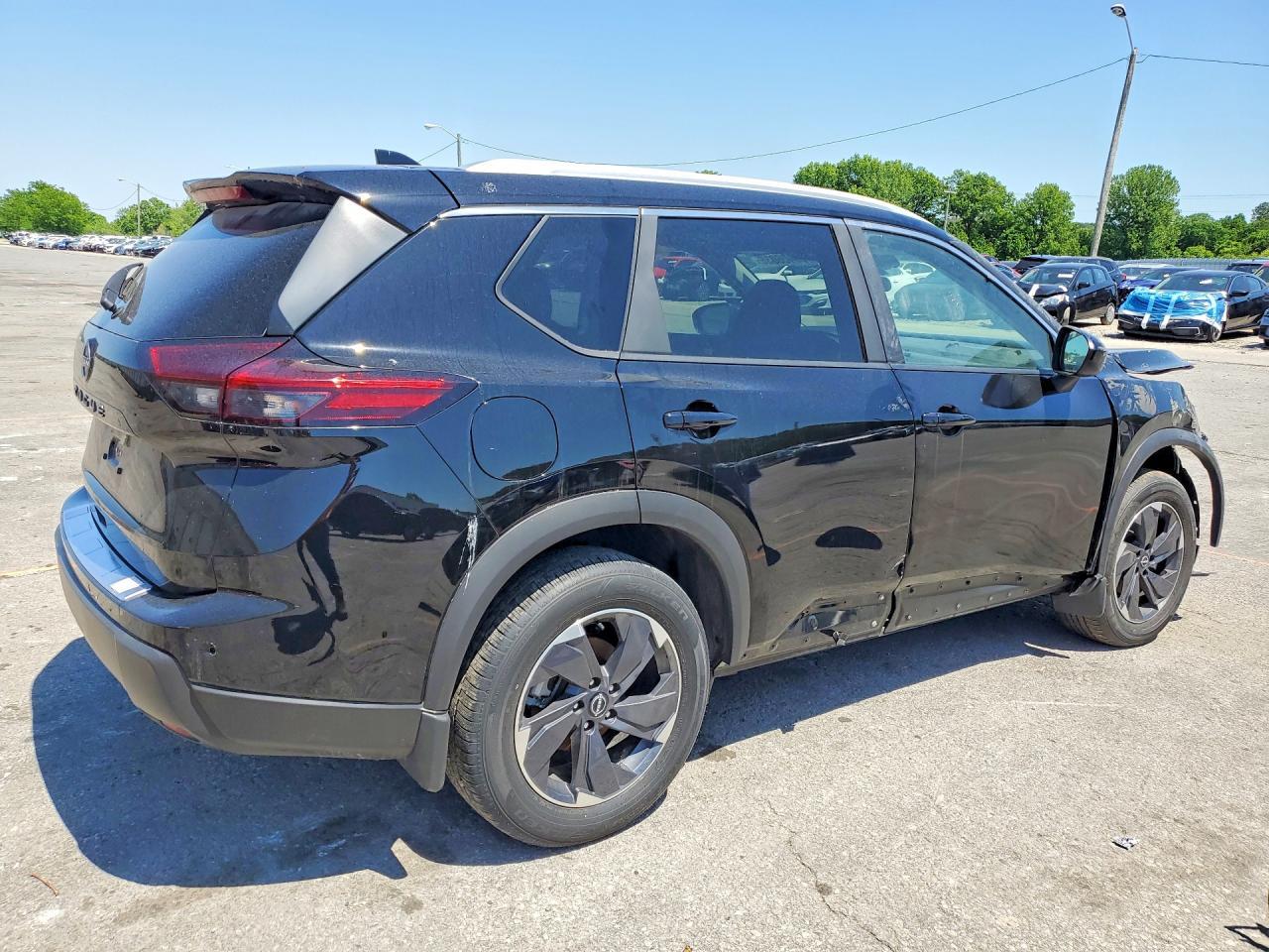 2025 Nissan Rogue Sv - Image 3