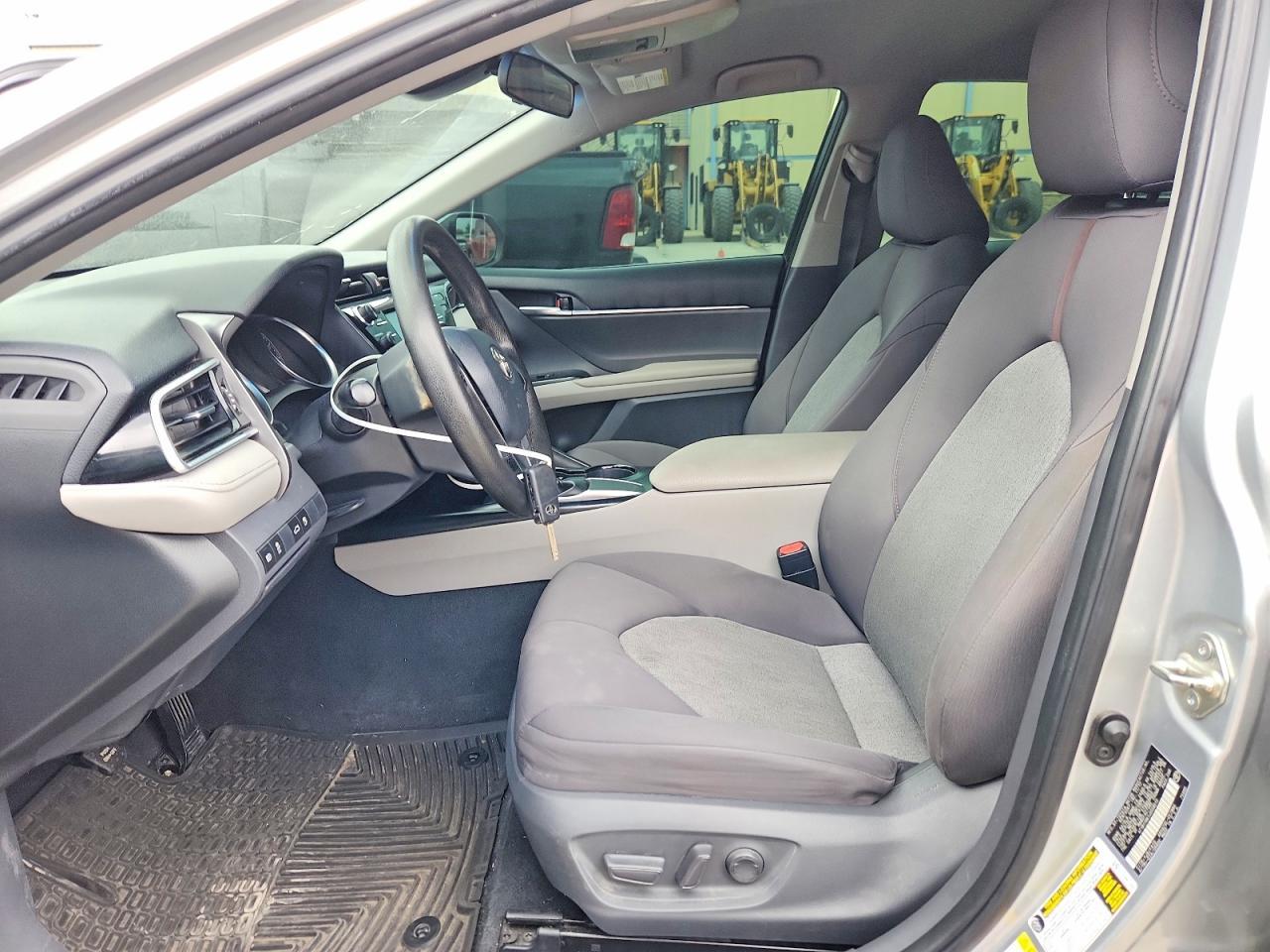 2018 Toyota Camry Le - Image 7