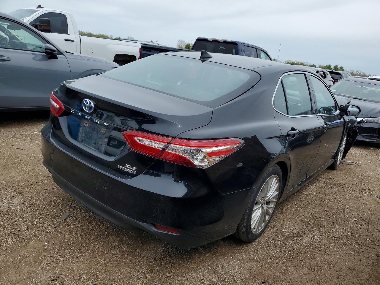 2018 Toyota Camry Hybrid Xle - Image 3