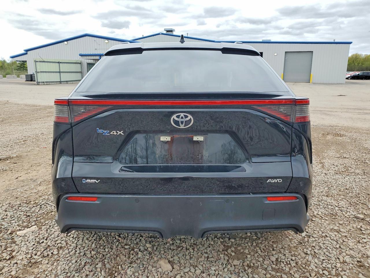 2025 Toyota Bz4X Xle - Image 6