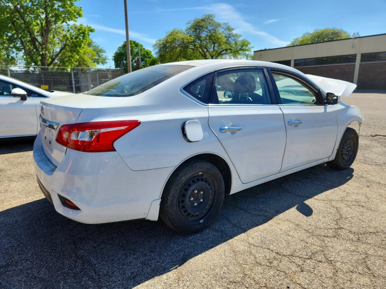 2017 Nissan Sentra S - Фото 3