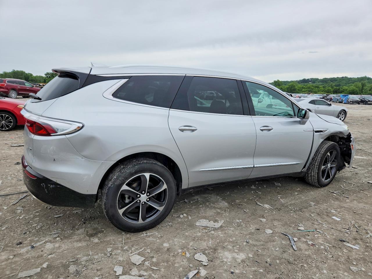 2022 Buick Enclave Essence - Image 3