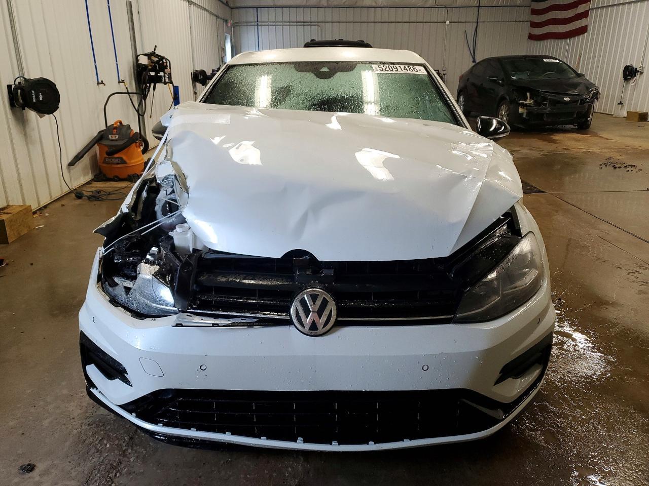 2019 Volkswagen Golf R - Фото 5