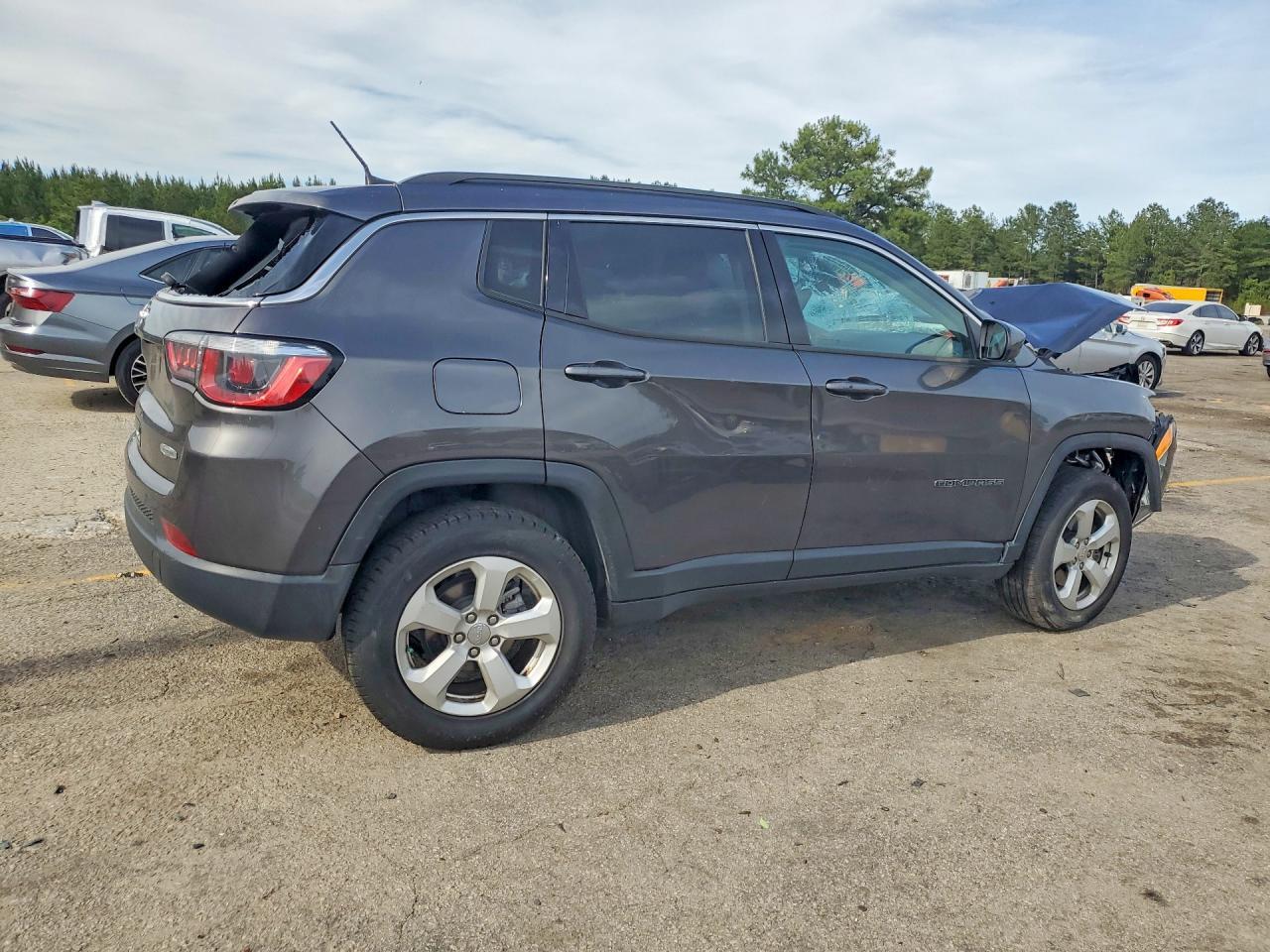 2020 Jeep Compass Latitude - Фото 3