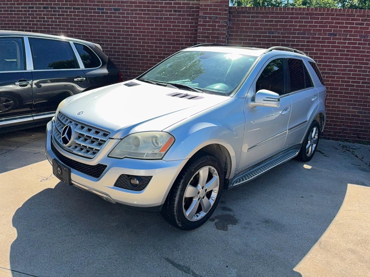 2011 Mercedes-Benz Ml 350 4Matic - Image 2