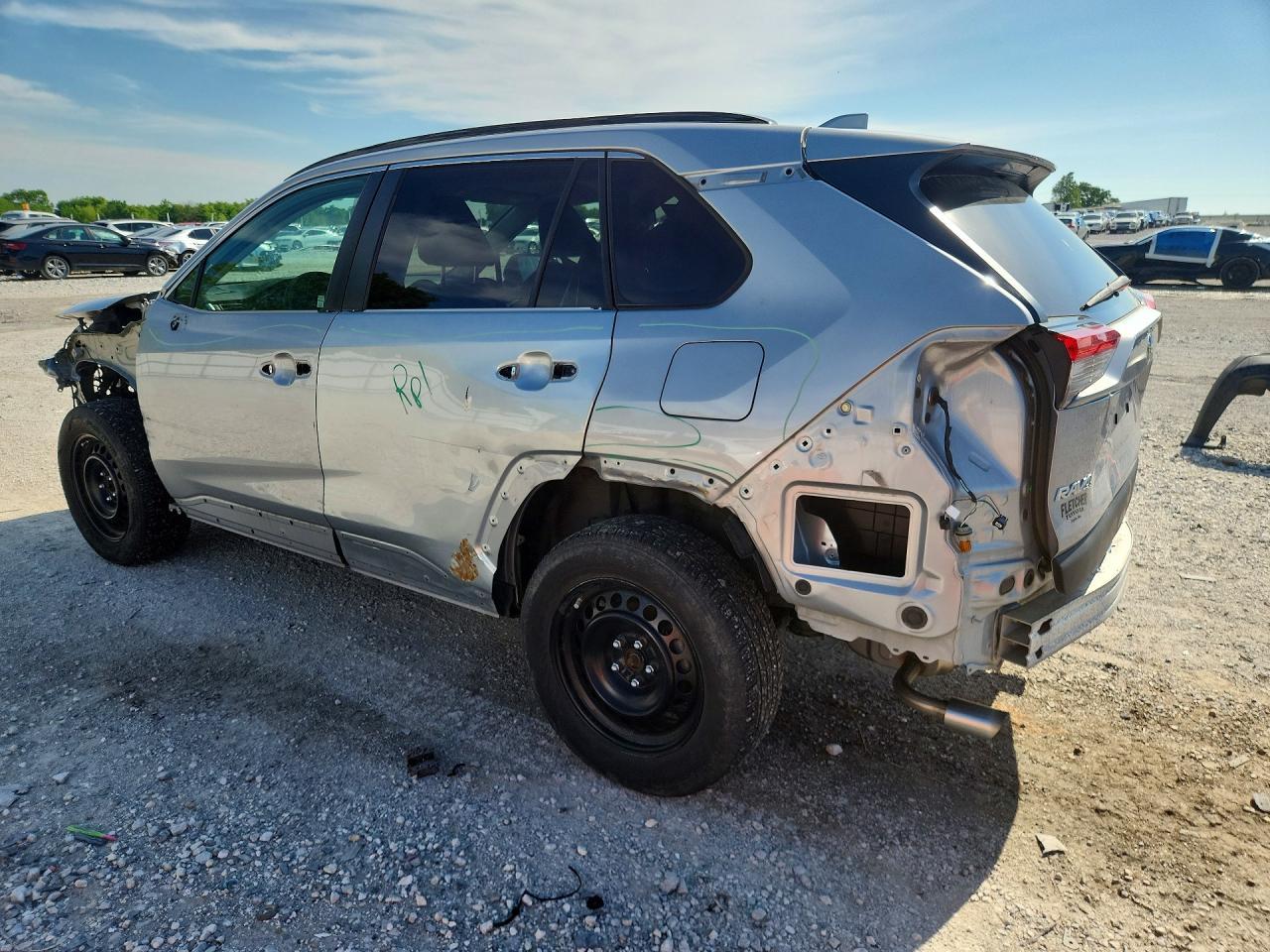 2021 Toyota Rav4 Le - Фото 2