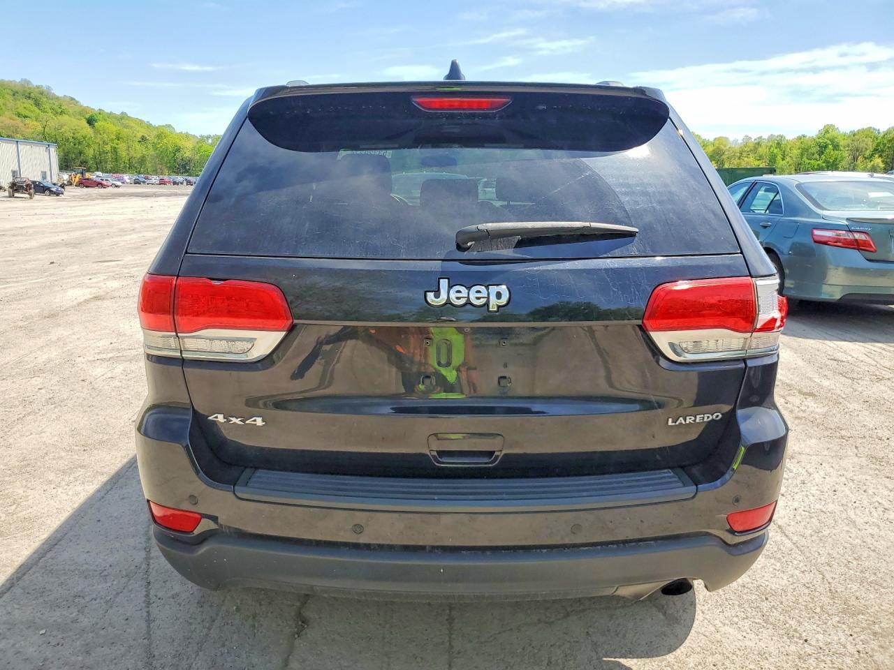 2019 Jeep Grand Cherokee Laredo - Image 6