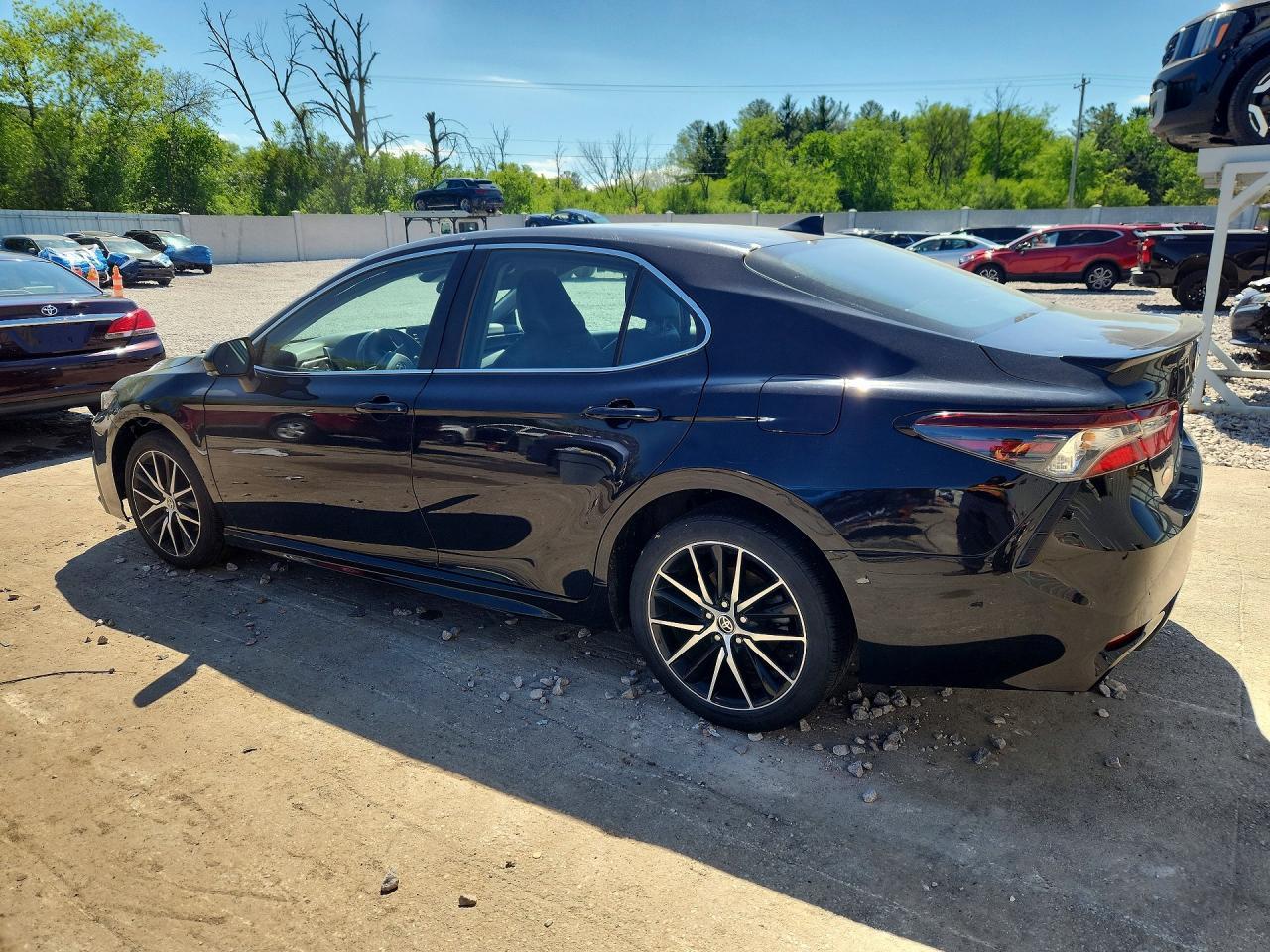 2023 Toyota Camry Se - Image 2