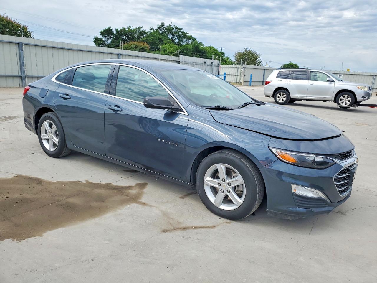 2020 Chevrolet Malibu Ls - Фото 4