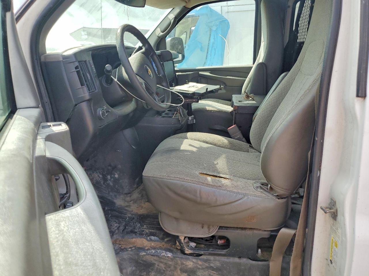 2010 Chevrolet Express G2500 - Фото 7