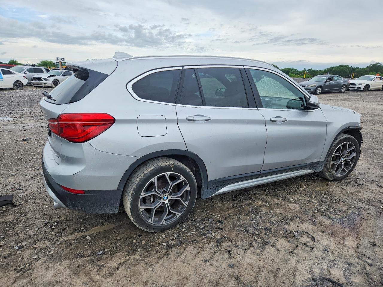 2021 BMW X1 xDrive28I - Фото 3