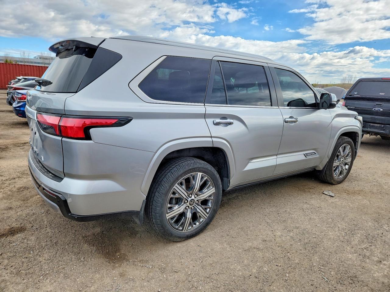 2024 Toyota Sequoia Capstone - Фото 3