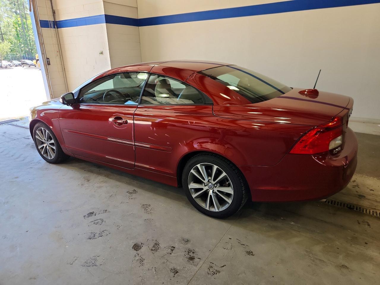 2011 Volvo C70 - Image 2