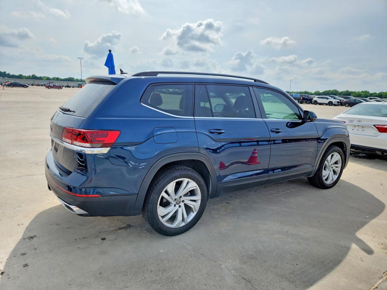 2021 Volkswagen Atlas Se - Фото 3