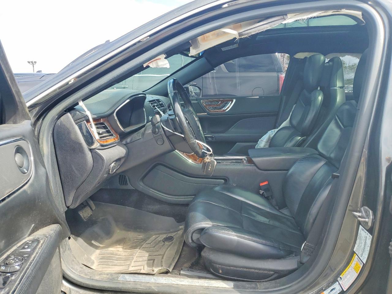 2017 Lincoln Continental Reserve - Image 7
