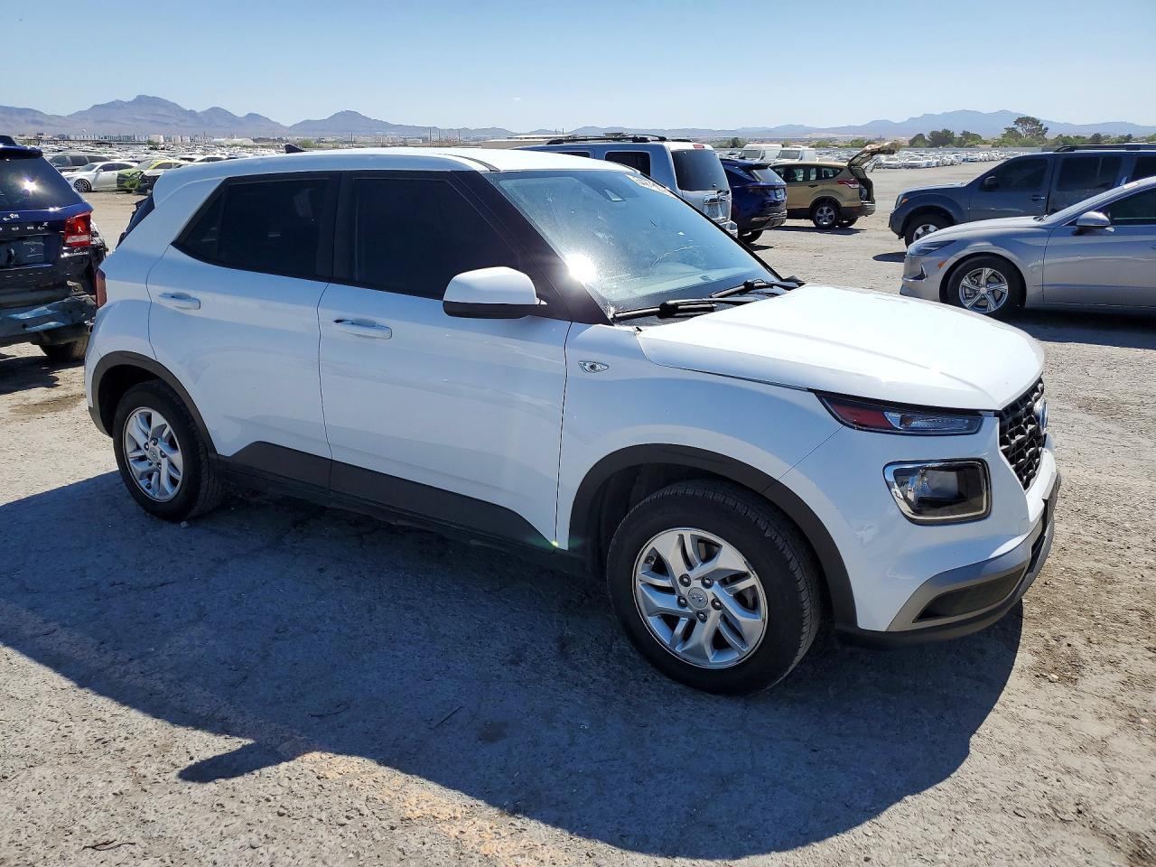 2022 Hyundai Venue Se - Image 4