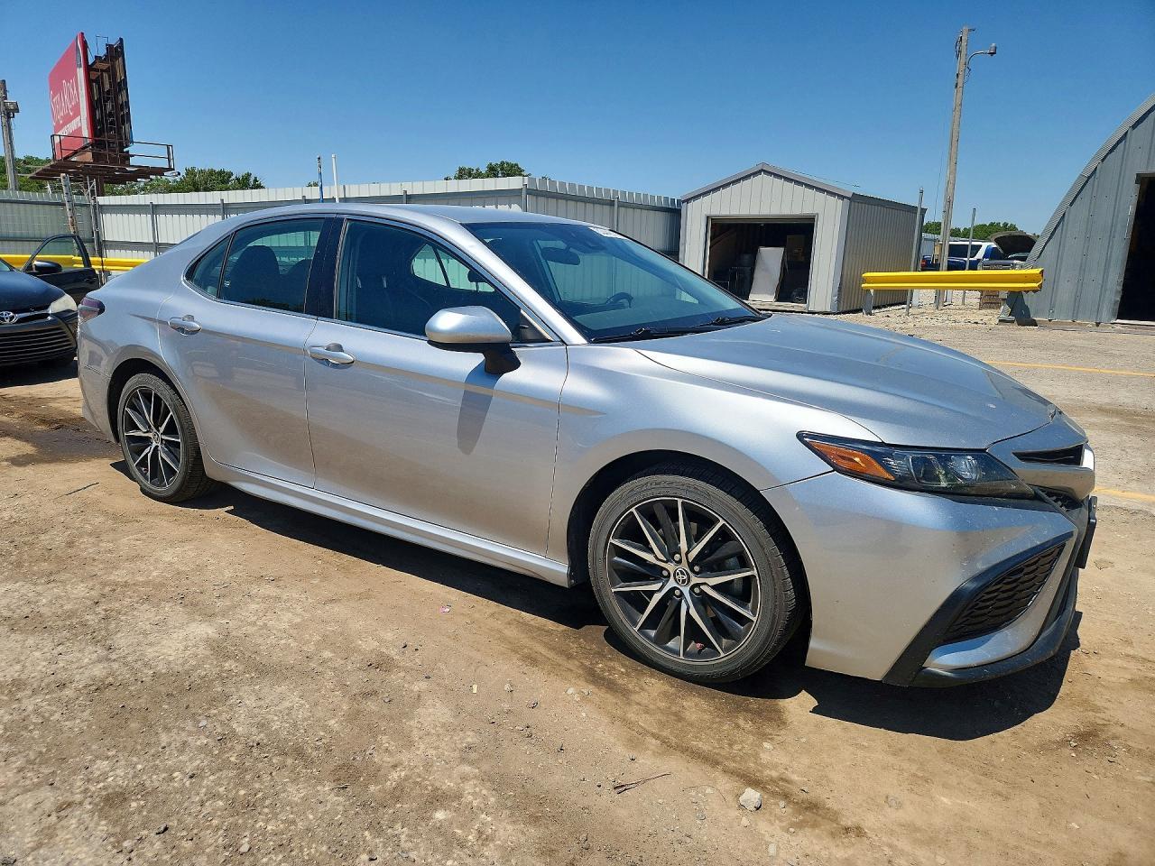 2021 Toyota Camry Se - Image 4