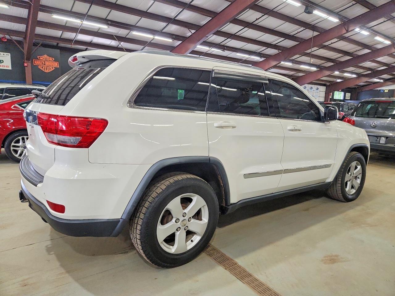 2012 Jeep Grand Cherokee Laredo - Image 3