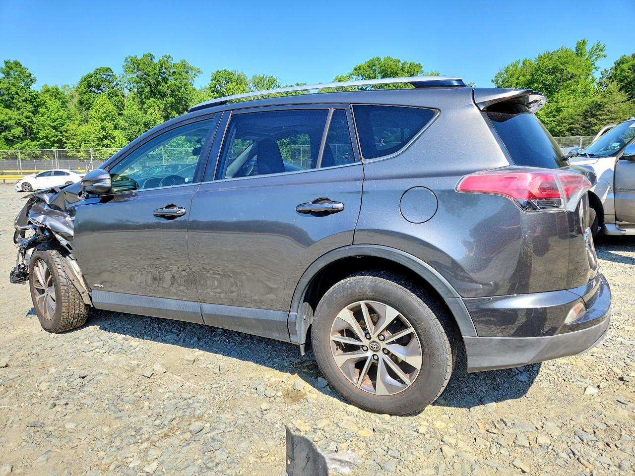 2016 Toyota Rav4 Hv Xle - Image 2