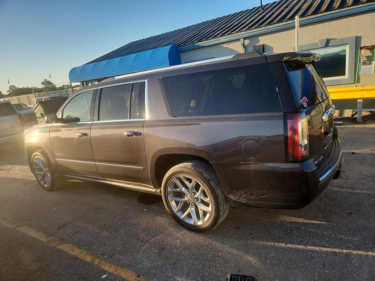 2018 GMC Yukon 1500 - Image 2