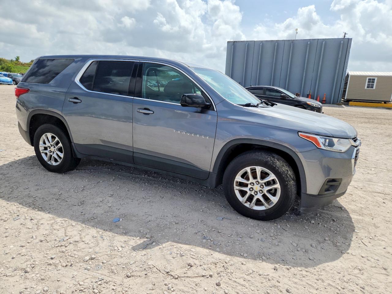 2019 Chevrolet Traverse Ls - Image 4