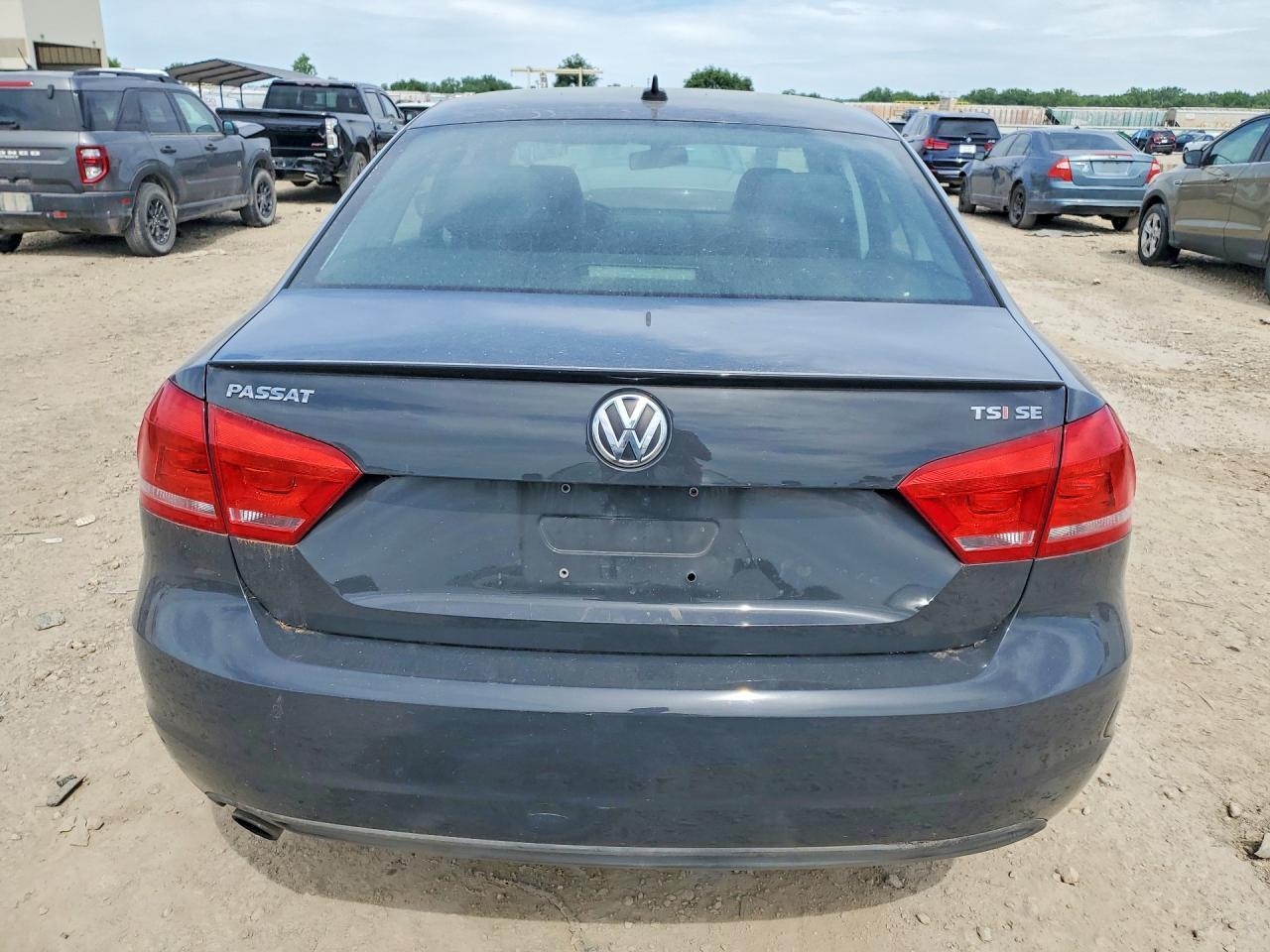 2015 Volkswagen Passat Se - Фото 6