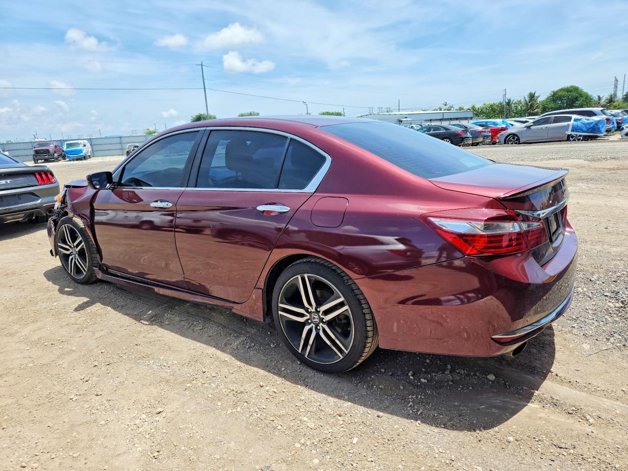 2017 Honda Accord Sport - Фото 2