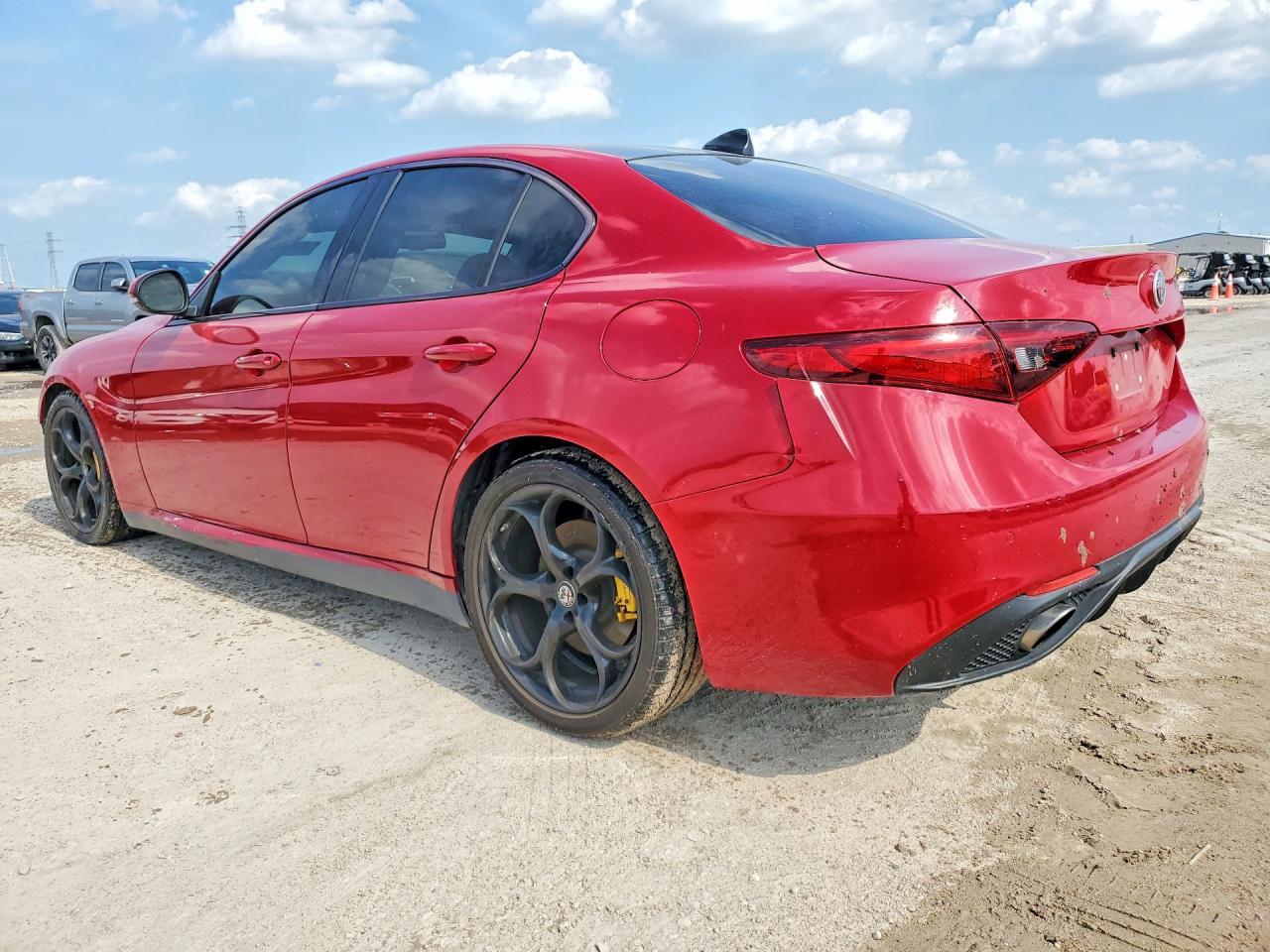 2018 Alfa Romeo Giulia Ti - Image 2