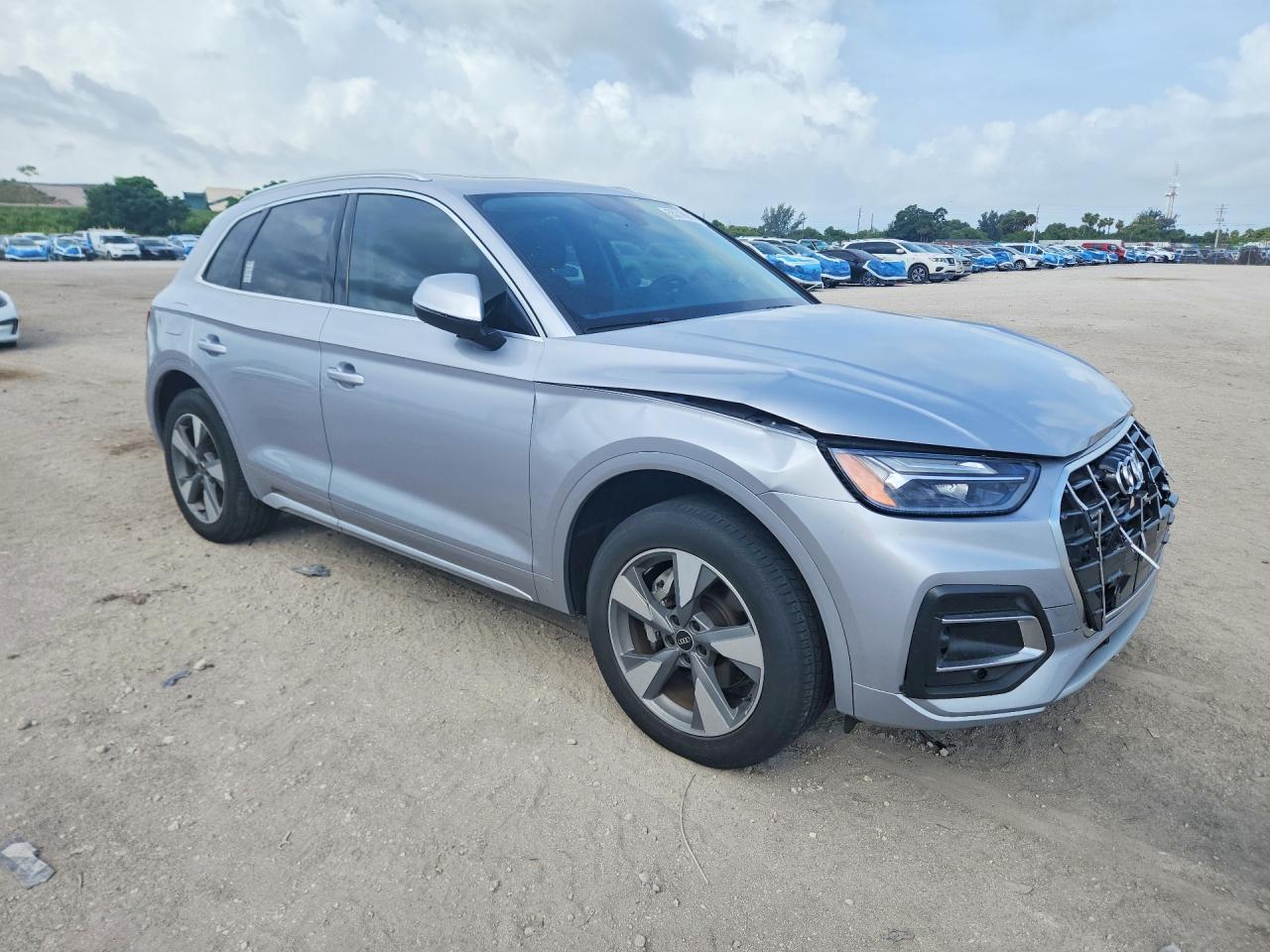 2022 Audi Q5 Premium 40 - Image 4