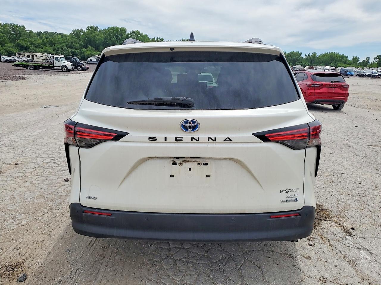2021 Toyota Sienna Xle - Фото 6