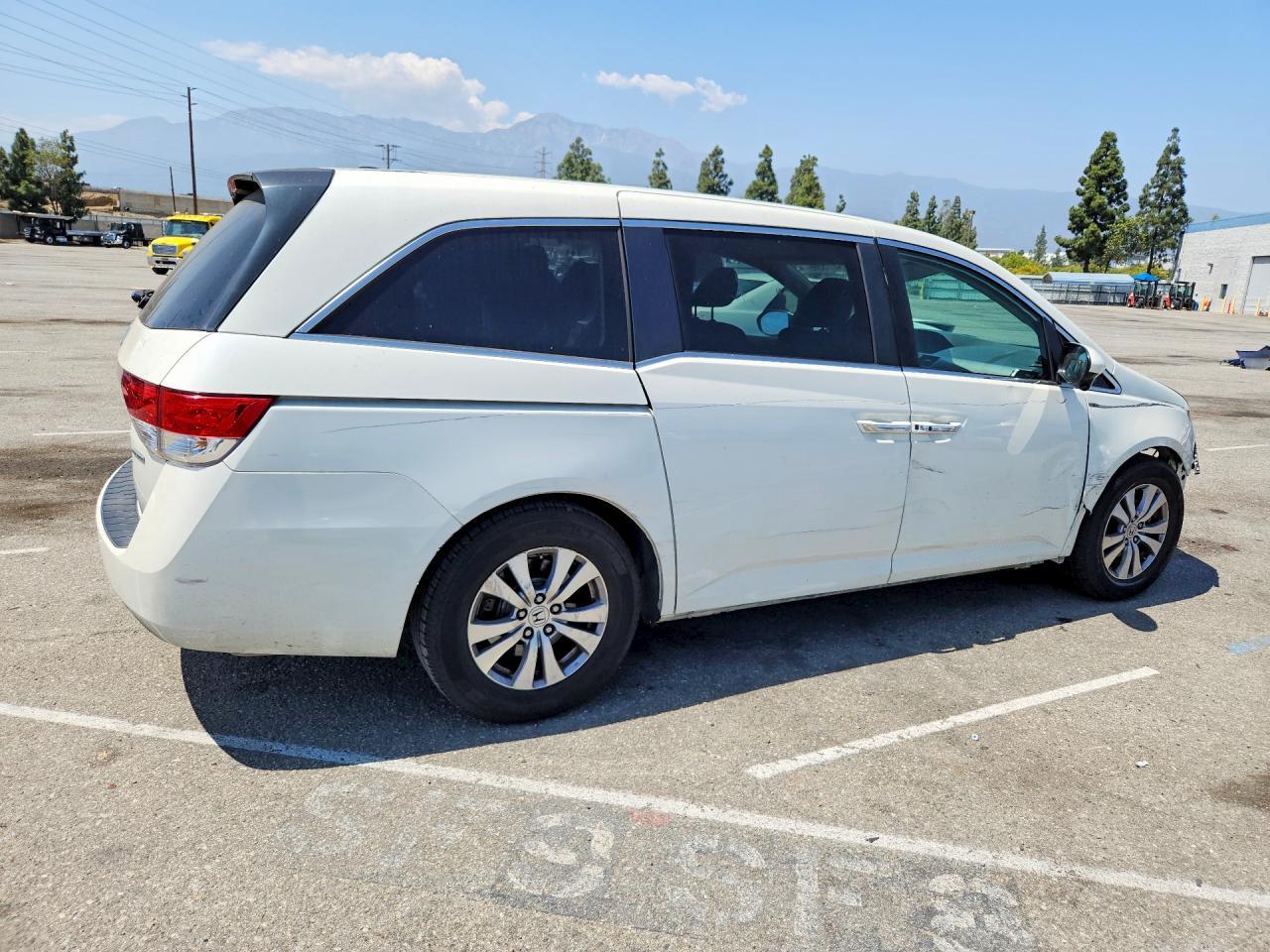 2016 Honda Odyssey Se - Фото 3