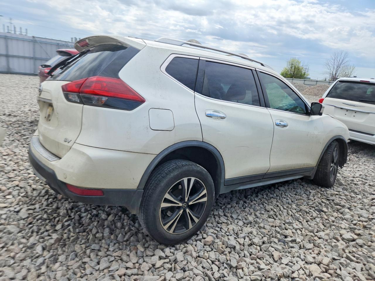 2020 Nissan Rogue Sv - Фото 3