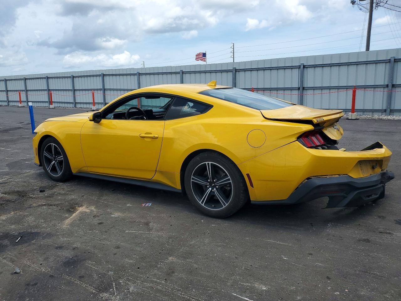 2024 Ford Mustang - Фото 2