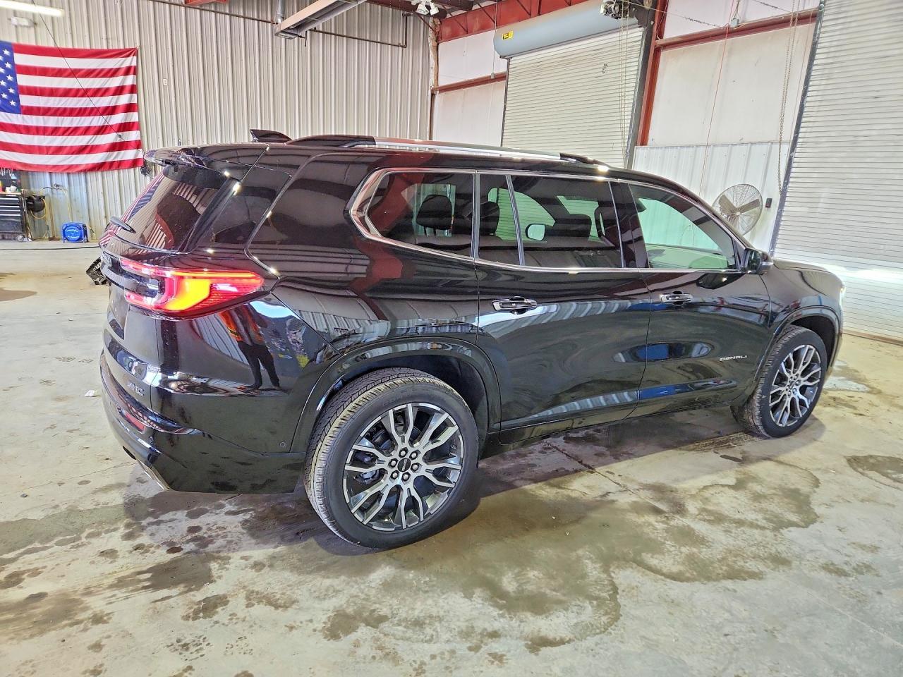 2026 GMC Acadia Denali Ultimate - Фото 3