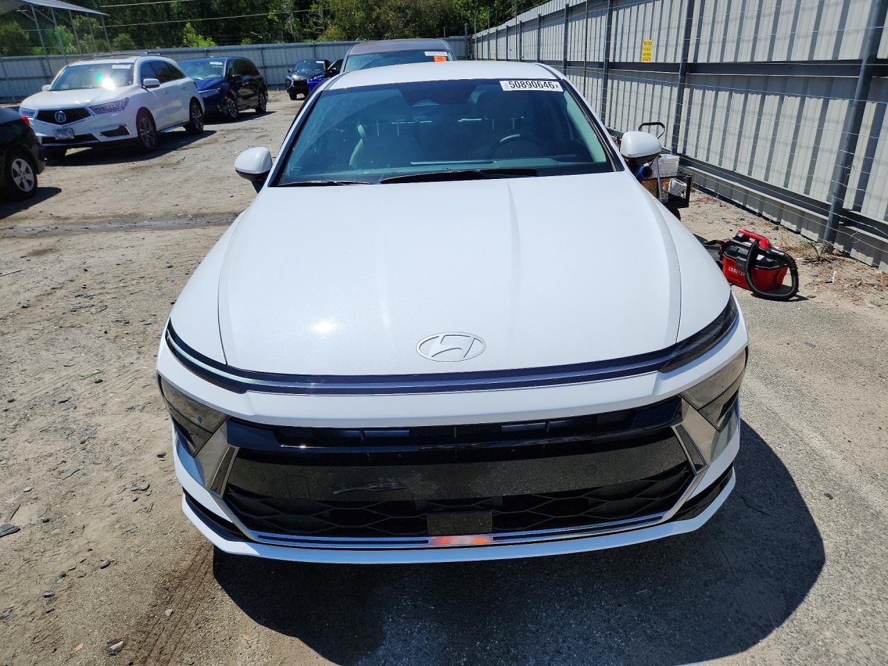 2025 Hyundai Sonata Sel - Image 5