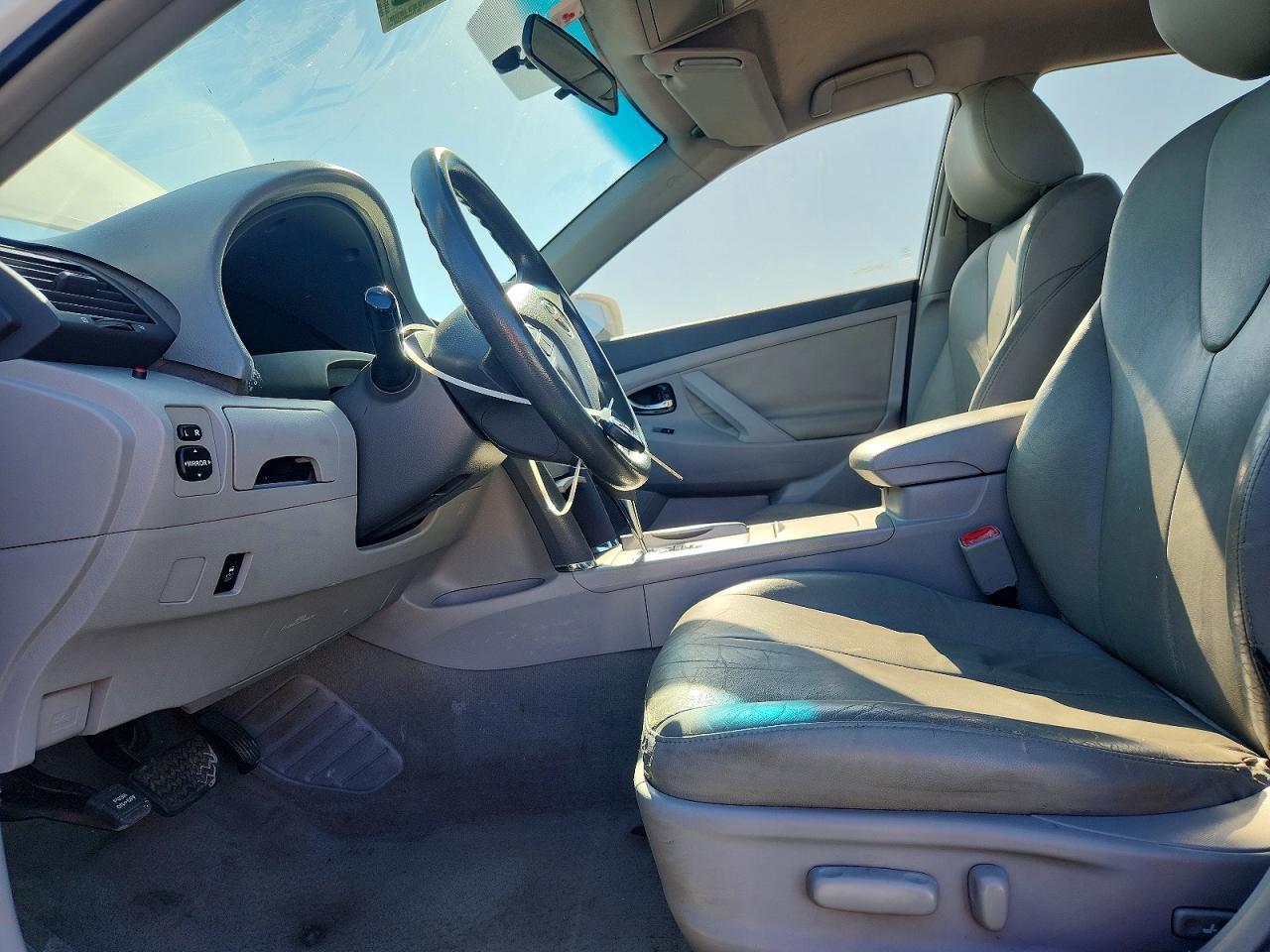 2010 Toyota Camry Le - Фото 7