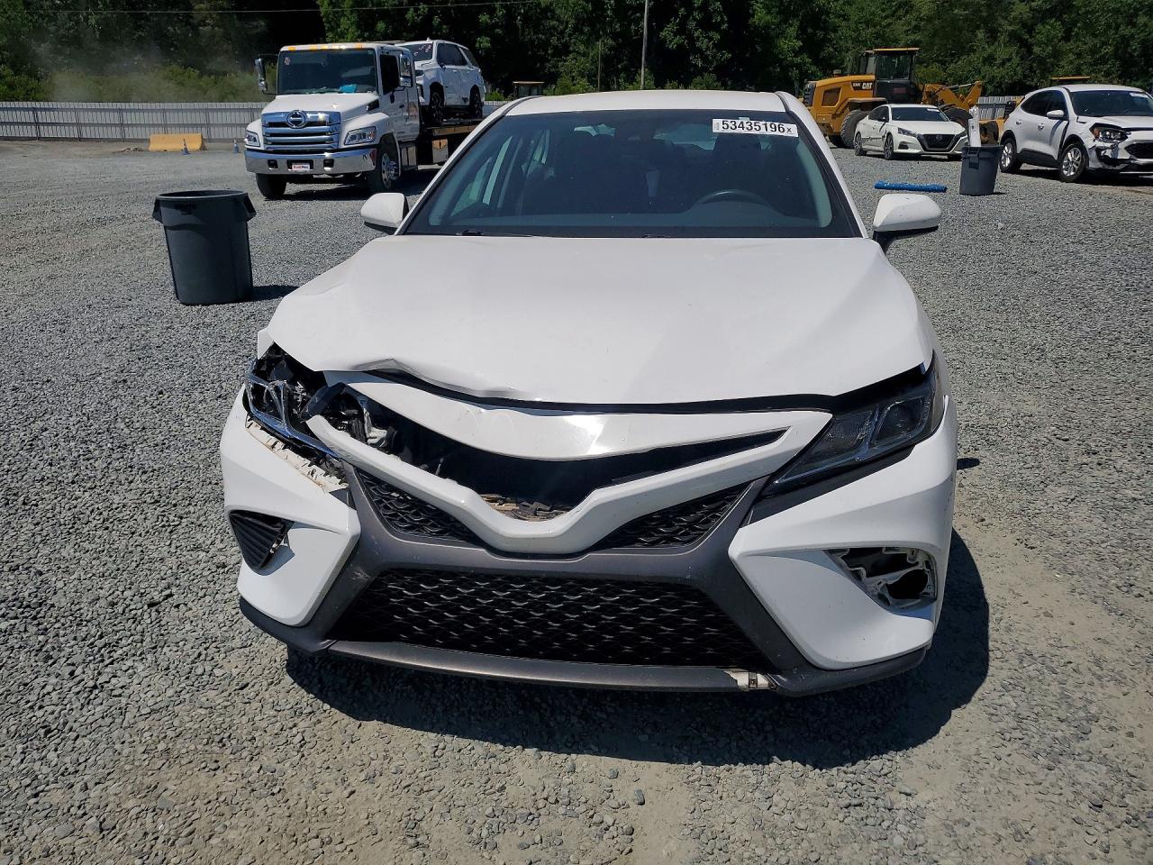 2019 Toyota Camry Se - Фото 5