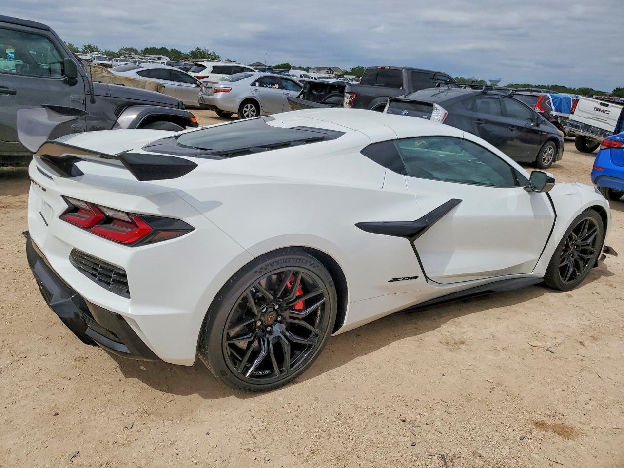 2024 Chevrolet Corvette Z06 3Lz - Фото 3