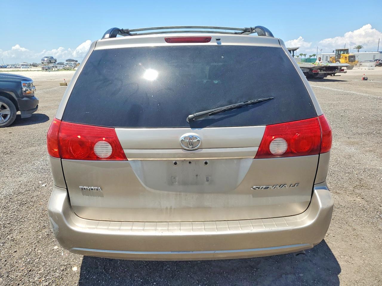 2007 Toyota Sienna Le 8-Passenger - Фото 6