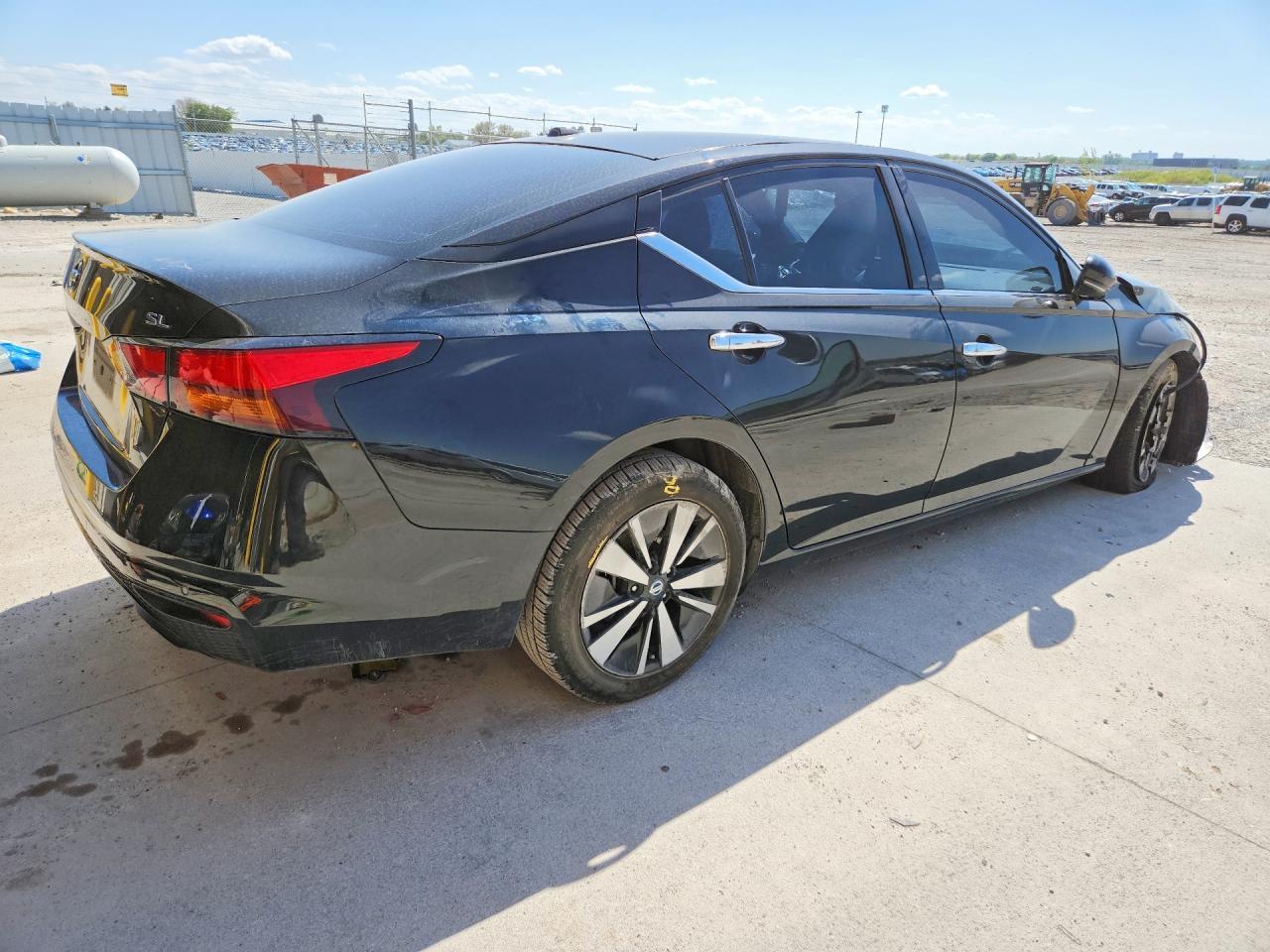 2020 Nissan Altima Sl - Image 3