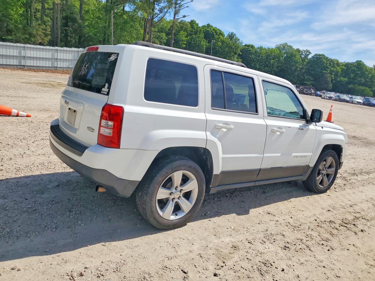2014 Jeep Patriot Latitude - Image 3