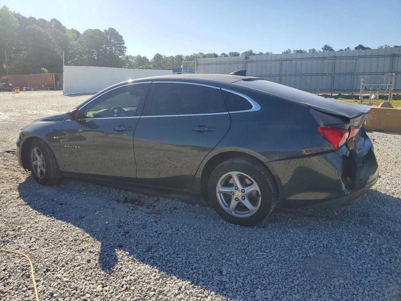 2018 Chevrolet Malibu Ls - Фото 2
