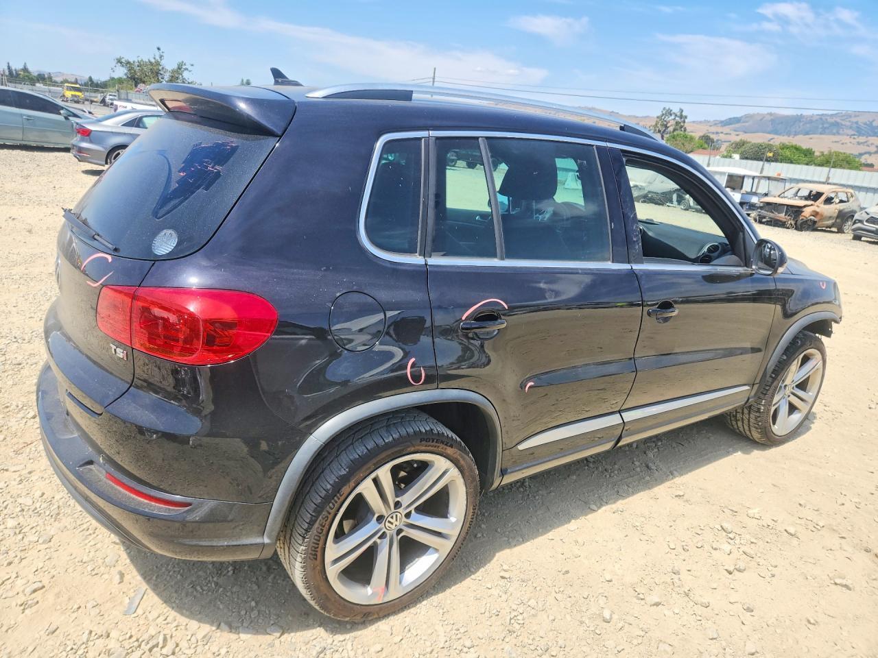 2016 Volkswagen Tiguan S - Фото 3