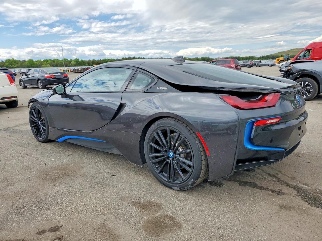 2020 BMW I8 - Фото 2