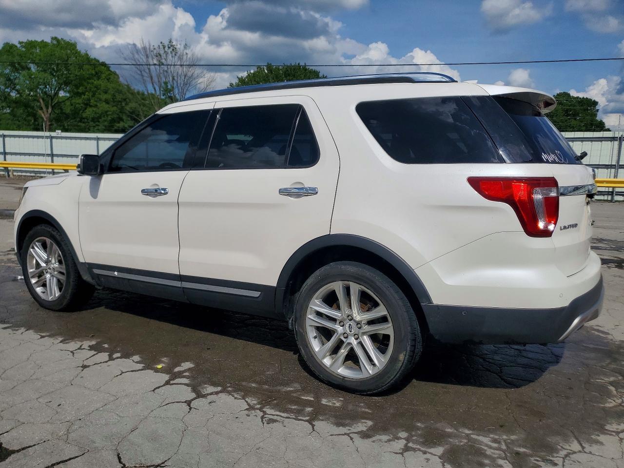2017 Ford Explorer Limited - Image 2