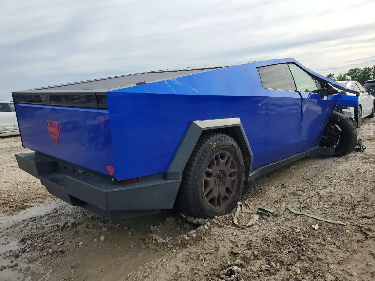 2024 Tesla Cybertruck - Image 3